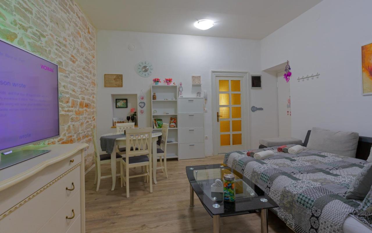 Rich Apartment Pula Zewnętrze zdjęcie