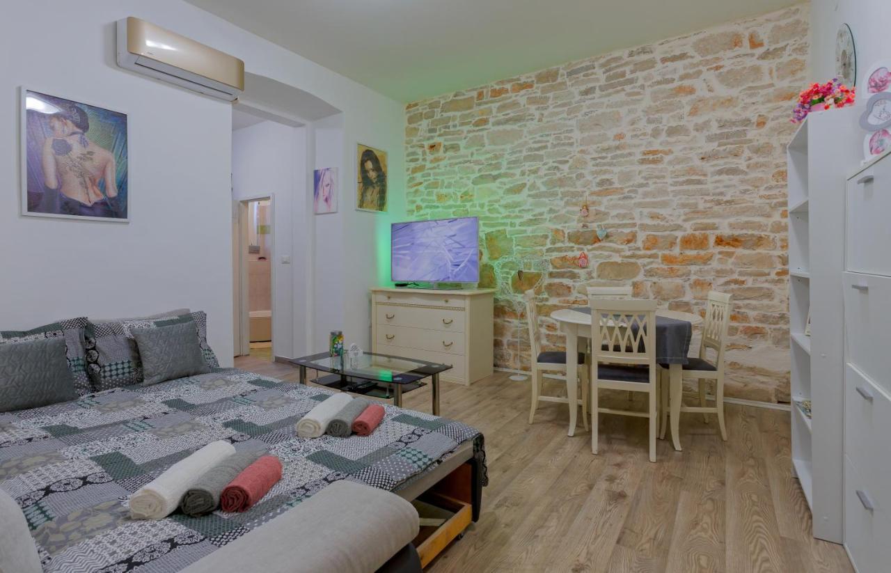 Rich Apartment Pula Zewnętrze zdjęcie