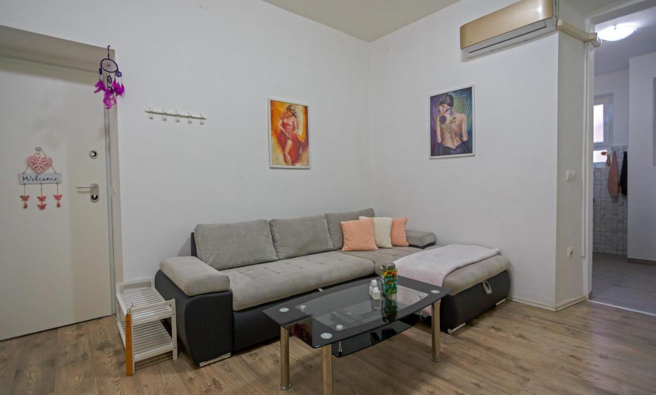 Rich Apartment Pula Zewnętrze zdjęcie
