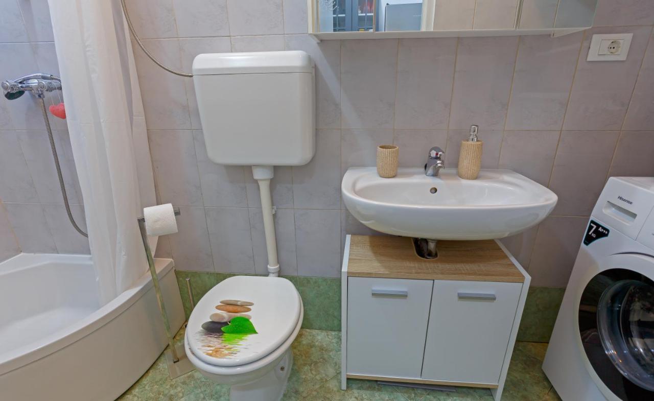 Rich Apartment Pula Zewnętrze zdjęcie