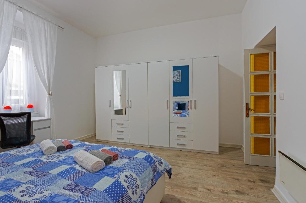 Rich Apartment Pula Zewnętrze zdjęcie